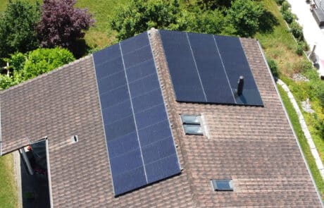 Solaranlage Solarpaket TOP mit Blindmodul für Schrägdach in Rüfenach von ENPRO Energiearchitekten AG Brugg Aargau