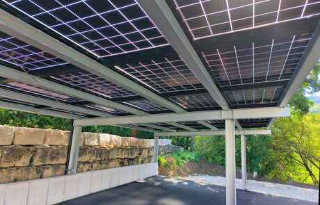 Solarcarport mit bifazialen Modulen in Sulz Laufenburg, Aargau realisiert von ENPRO Energiearchitekten AG Brugg