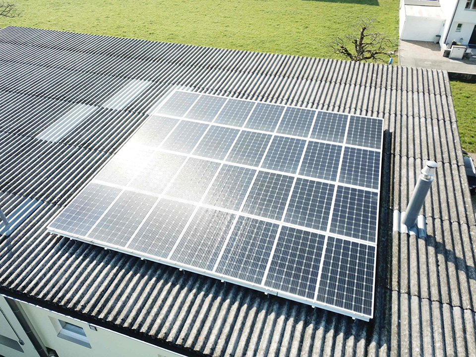 Solaranlage TOP ECO Steildach von ENPRO Energiearchitekten AG Brugg Aargau