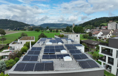 Solaranlage-Flachdach-MFH-Untersiggenthal_ENPRO-Energiearchitekten-AG-Brugg-Aargau_Objekt-4